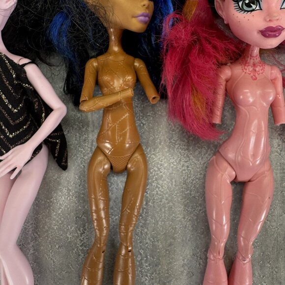 Monster High Dolls Lot of 7 Dolls For Parts Or Repair Frankie Gigi Delilah - Picture 5 of 10